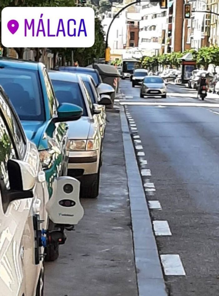 Las imágenes que desmontan las 'fake news' del radar en un coche camuflado en Barcelona / REDES SOCIALES