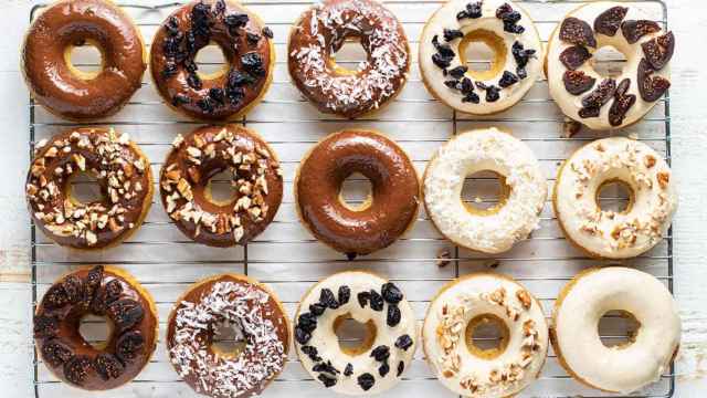 Varios Donuts caseros en una imagen de archivo