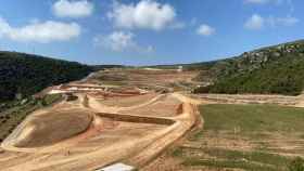 Imagen del vertedero del Garraf clausurado, donde los ecologistas creen que se han originado los terremotos / EUROPA PRESS