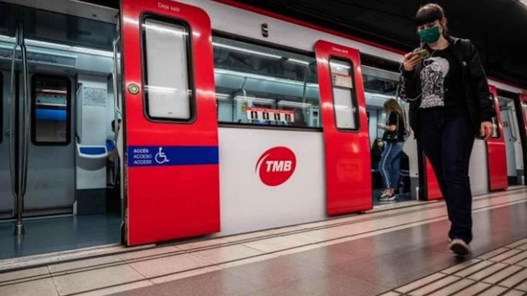 Un convoy de metro en una estación de Barcelona / TMB