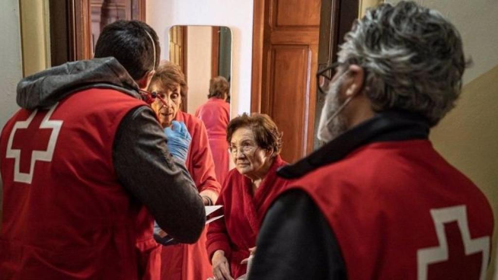 Voluntarios de Cruz Roja Cataluña / EUROPA PRESS