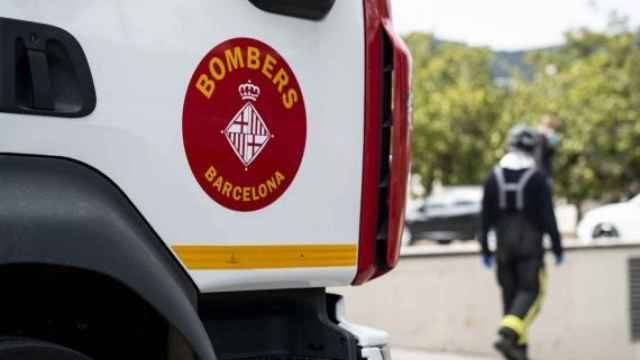 Un bombero de Barcelona durante un servicio / TWITTER BOMBERS BCN