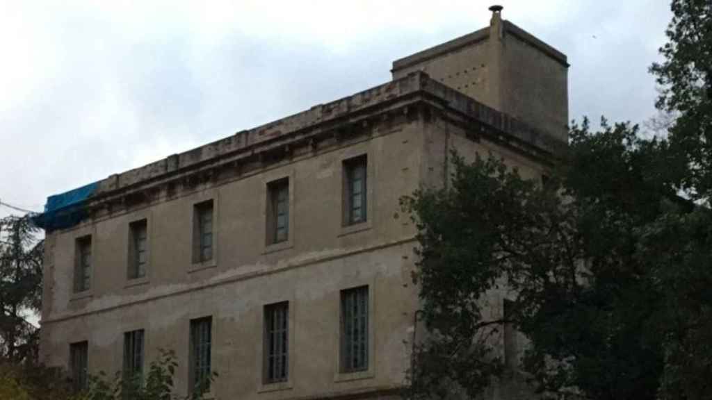 Edificio de Can Capellanets, en Les Corts / RP