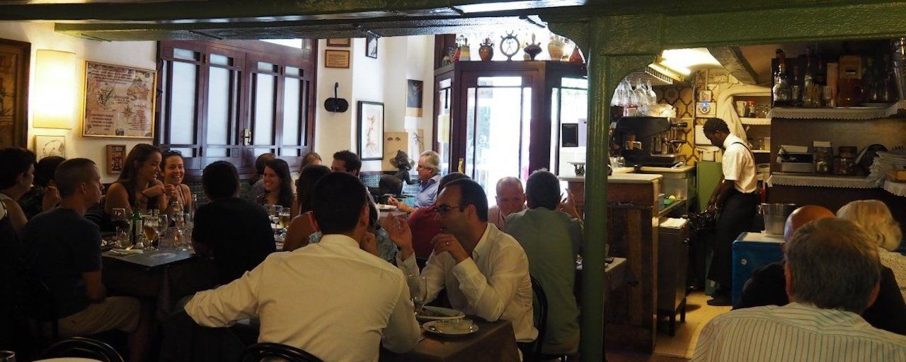 El restaurante Can Lluís, lleno de gente en 2017 / METRÓPOLI - ARNAU MAS