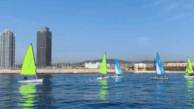 Barcos de vela navegando en Barcelona / VELA BARCELONA