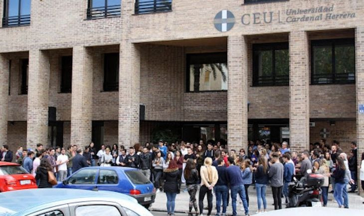 Alumnos, profesores y personal de administración y servicio de la Universidad CEU Cardenal Herrera