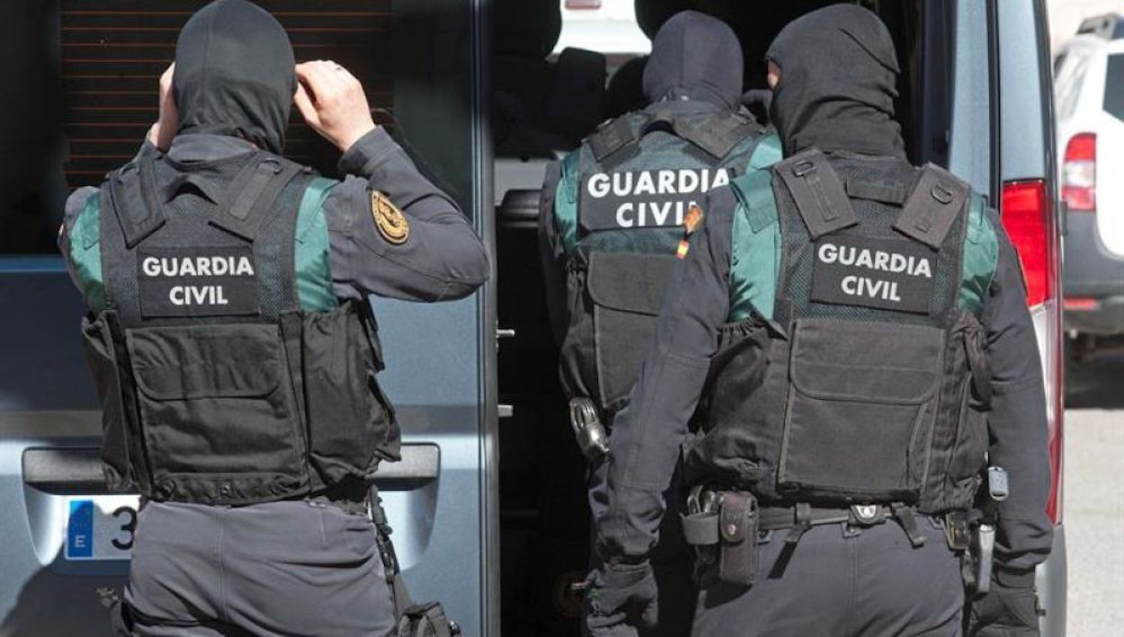 Agentes de la Guardia Civil en una imagen de archivo / EFE