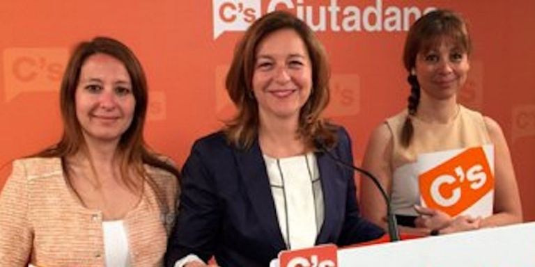 Carina Mejías, entre Sonia Sierra y Marilén Barceló, el pasado mandato / CG