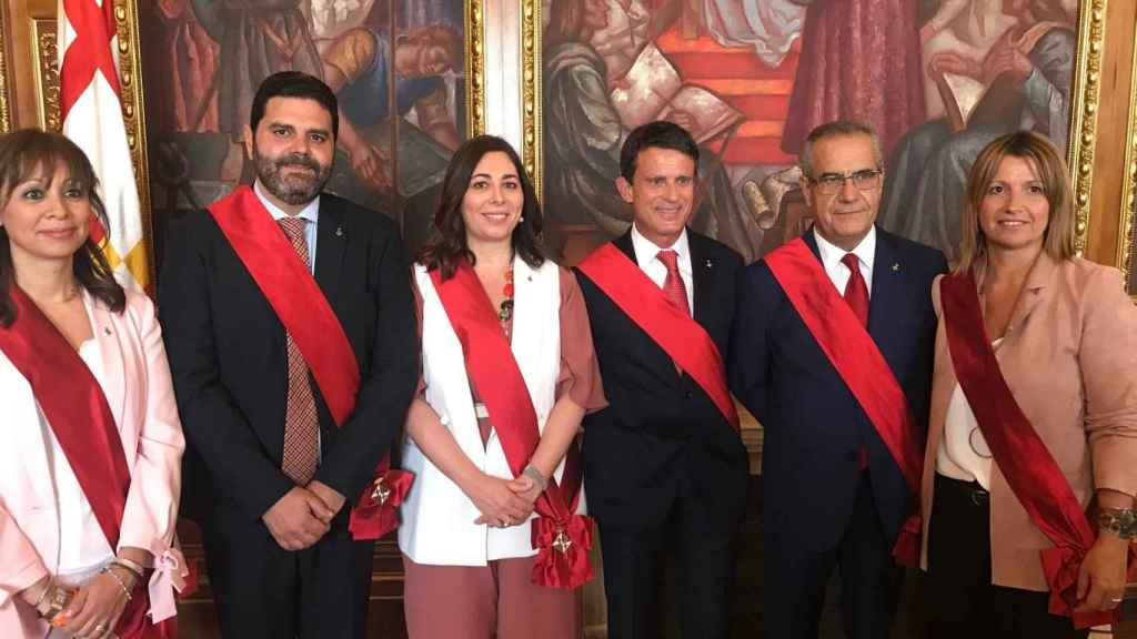 Los concejales de Barcelona pel Canvi-Ciutadans, Marilén Barceló (izquierda), Paco Sierra, Luz Guilarte, Manuel Valls, Celestino Corbacho y Eva Parera, en 2019 / CEDIDA