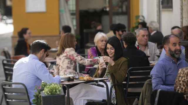 Personas en la terraza de un bar / María José López - Europa Press