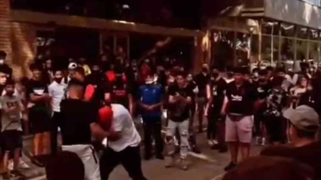 Peleas entre adolescentes en L'Hospitalet de Llobregat / BCN LEGENDS