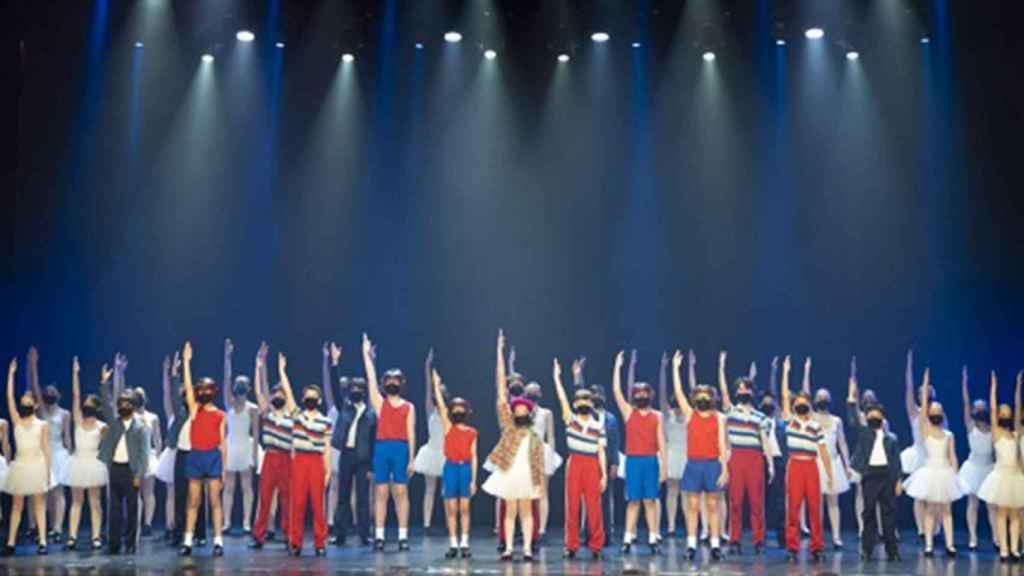 El elenco infantil de Billy Elliot presentado en el Teatre Victòria de Barcelona / CEDIDA