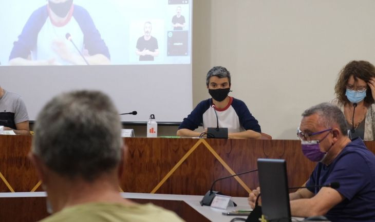 Lucía Martín, regidora del distrito de Sant Andreu de Barcelona en Comú, durante la Audiencia Pública / PABLO MIRANZO