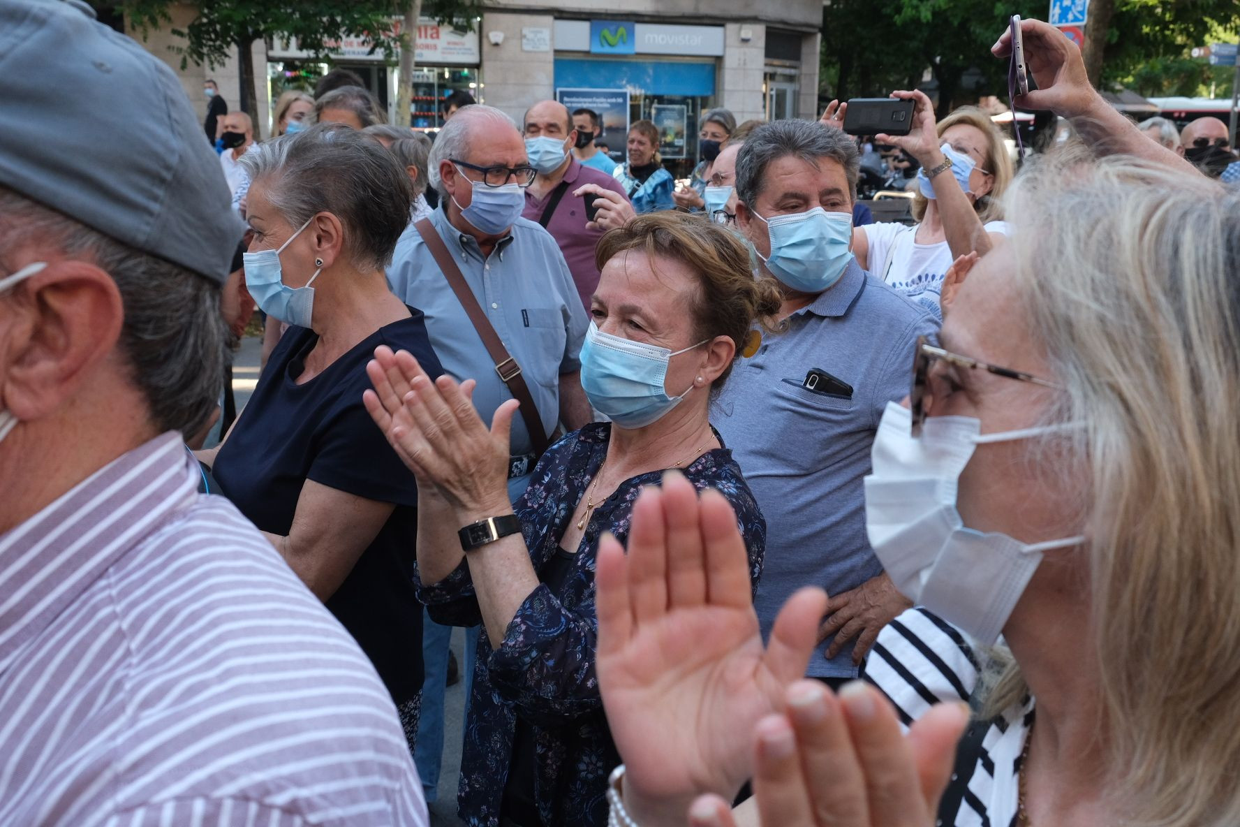 Concentración en Sant Andreu de Palomar contra la recogida de basuras puerta a puerta / PABLO MIRANZO