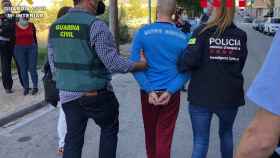 Guardia Civil y Mossos dEsquadra detienen a 14 miembros de un grupo criminal especializado en robos mediante butrones y alunizajes / GUARDIA CIVIL