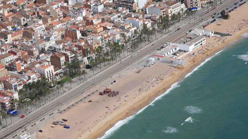 Vista aérea de la playa Dels Pescadors de Badalona