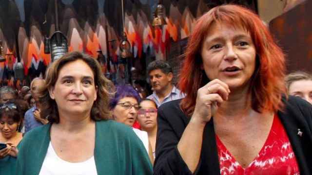 Ada Colau y Laia Bonet, alcaldesa y teniente de alcaldía, cuando fueron a Nueva York / EFE - QUIQUE GARCÍA