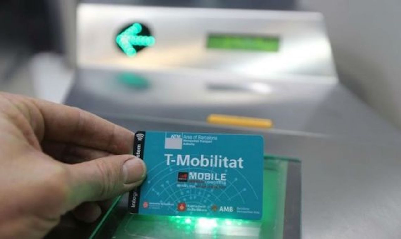 Tarjeta T-Mobilitat del Mobile / ARCHIVO