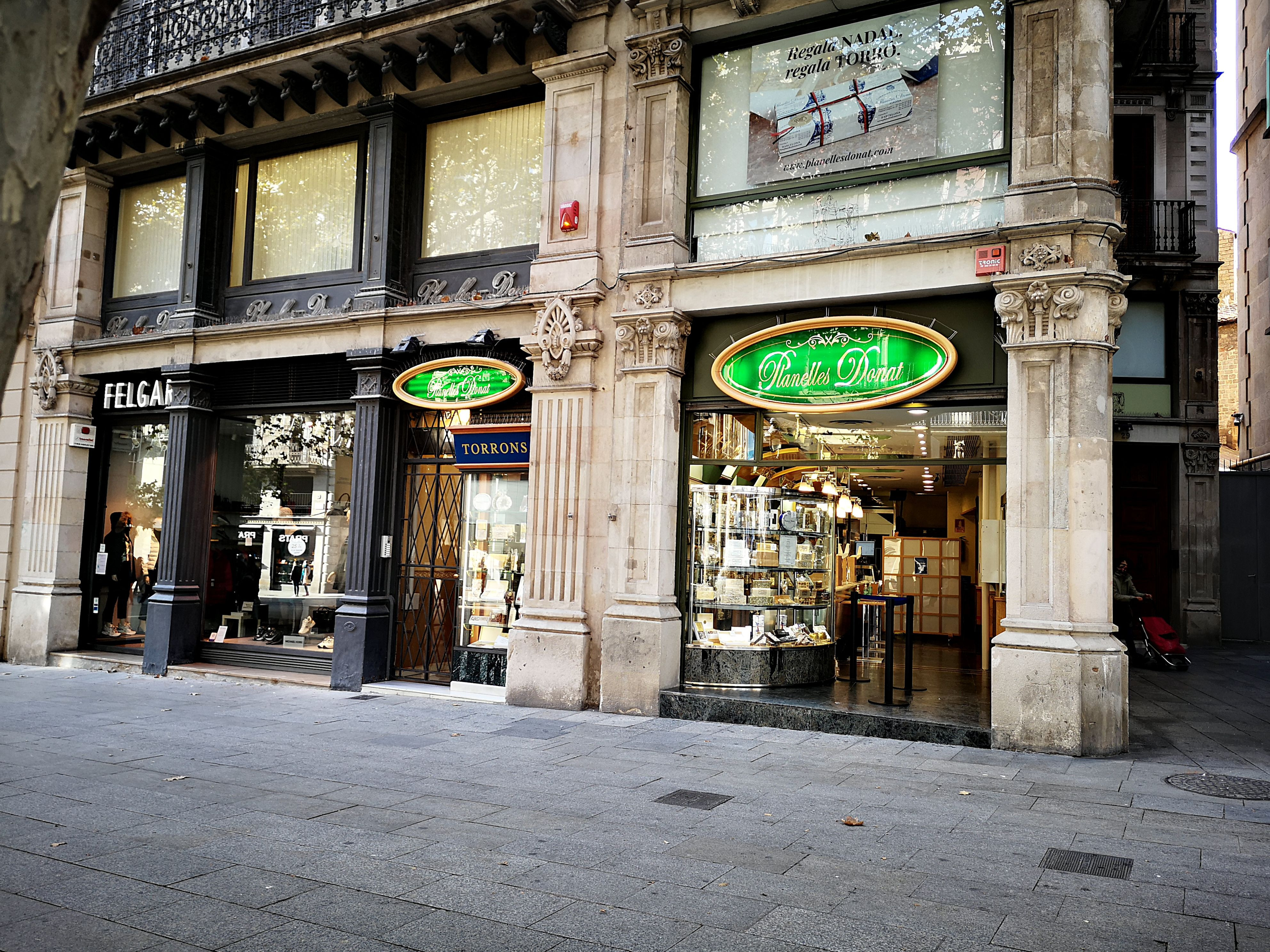 El local de Planelles Donat, en el Portal de l'Àngel número 7 / INMA SANTOS