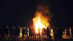 Noche de Sant Joan en la playa en una imagen de archivo