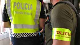 Mossos y Guardia Urbana durante el desmantelamiento de un punto de droga en Barcelona / MOSSOS D'ESQUADRA