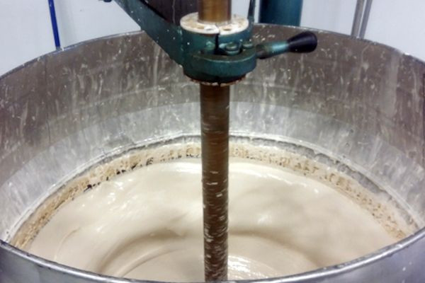 Proceso de elaboración de la horchata de Planelles Donat / PLANELLES DONAT