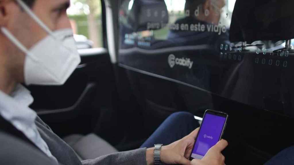 Un cliente viaja en un vehículo de Cabify