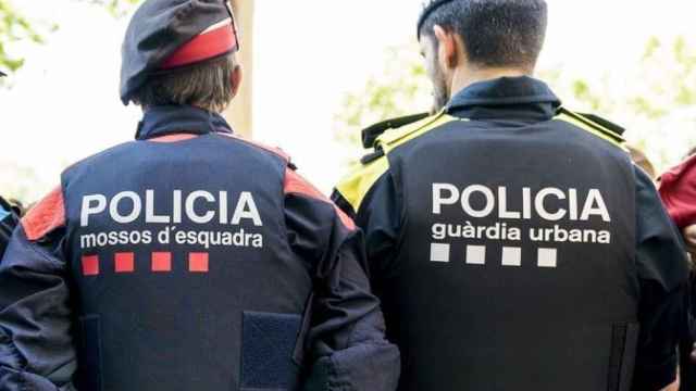 Agentes de los Mossos d'Esquadra y Guardia Urbana, juntos en un operativo / GUARDIA URBANA