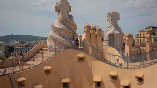 Azotea de La Pedrera de Barcelona con visitantes / EUROPA PRESS