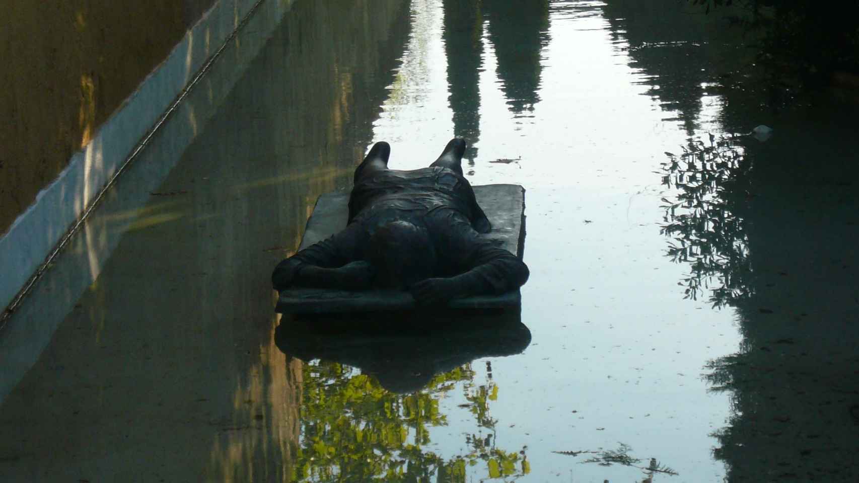 La escultura Ofèlia ofegada, en Sarrià-Sant Gervasi