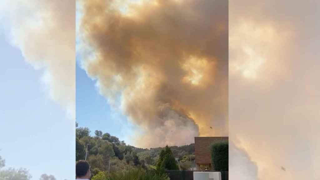 Columnas de humo visibles desde Martorell / METRÓPOLI