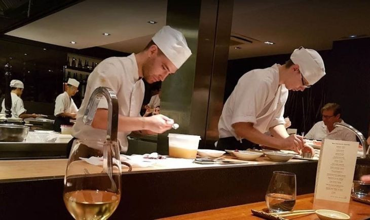 Interior del restaurante japonés SHUNKA, ubicado en Barcelona