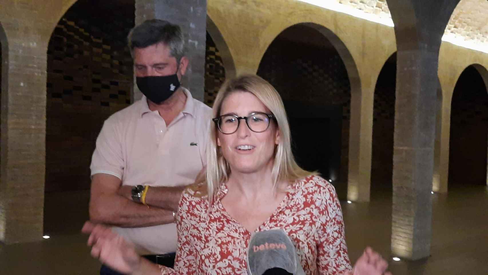 Elsa ArtadI, esta martes en el distrito de Sarrià-Sant Gervasi, donde ha criticado el cierre de 10 espacios municipales / EUROPA PRESS