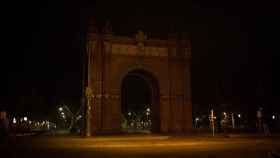 Zona del Arc de Triomf vacía al inicio del toque de queda impuesto por la crisis sanitaria del Covid-19, en Barcelona / EUROPA PRESS - David Zorrakino