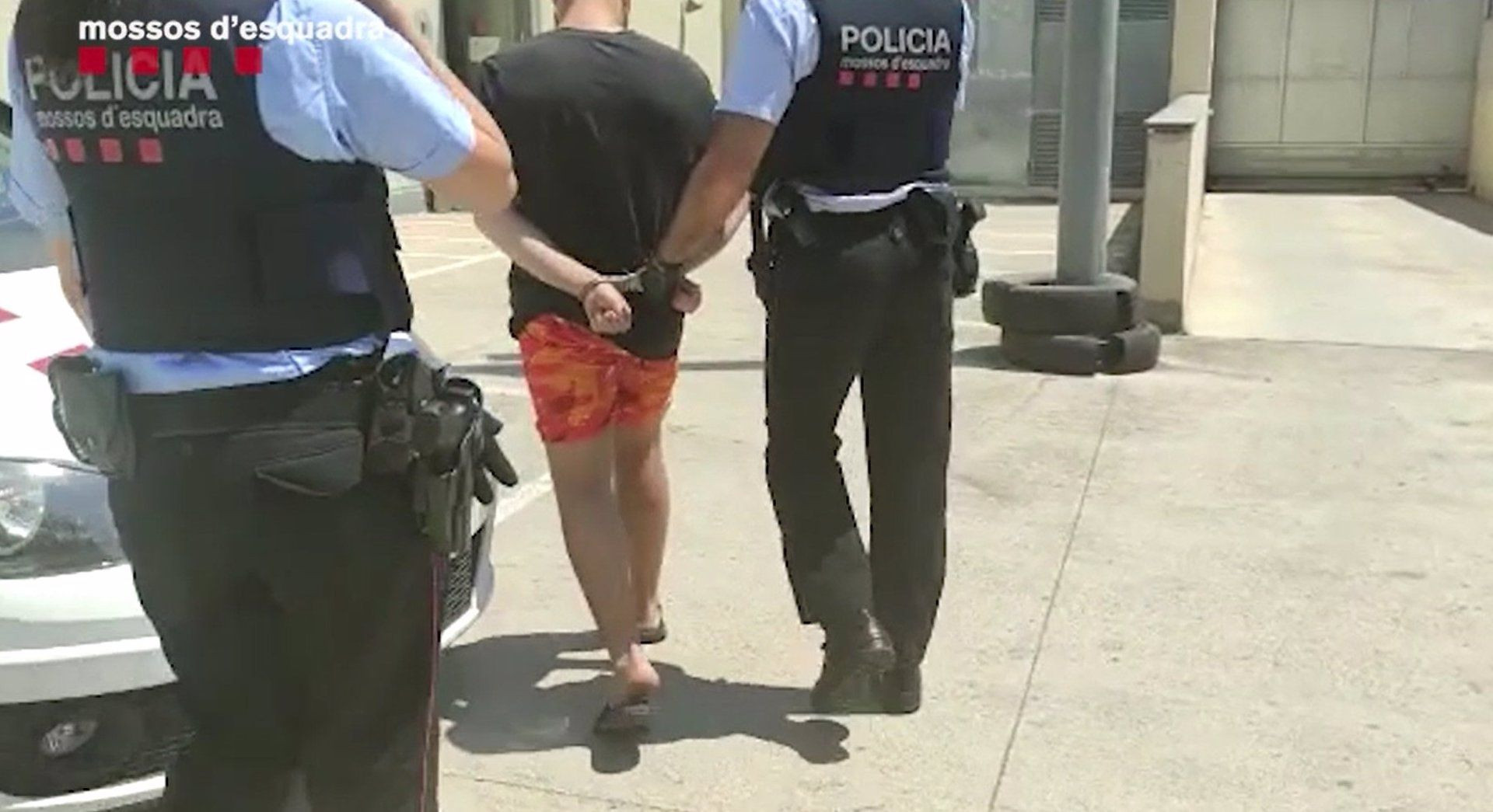 Uno de los tres detenidos por la agresión homófoba en la playa del Somorrostro / MOSSOS D'ESQUADRA