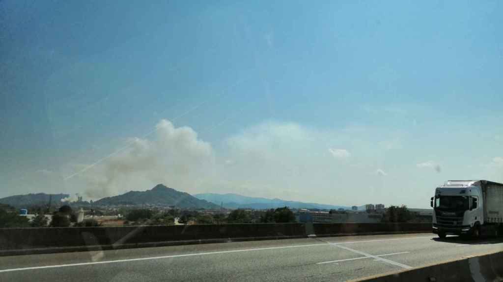 Imagen del incendio entre Vallbona y Montcada / BOMBERS