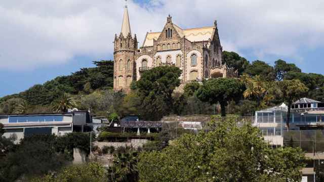 La Casa Arnús, un auténtico castillo en la parte alta de Barcelona, a los pies del funicular del Tibidabo / INMA SANTOS