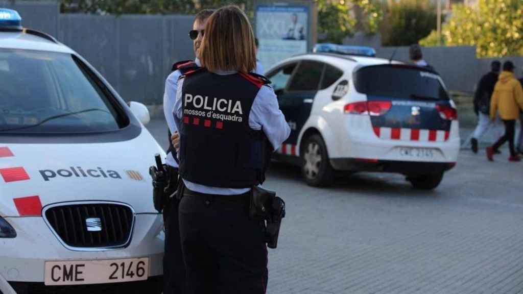 Dos agentes de los Mossos d'Esquadra