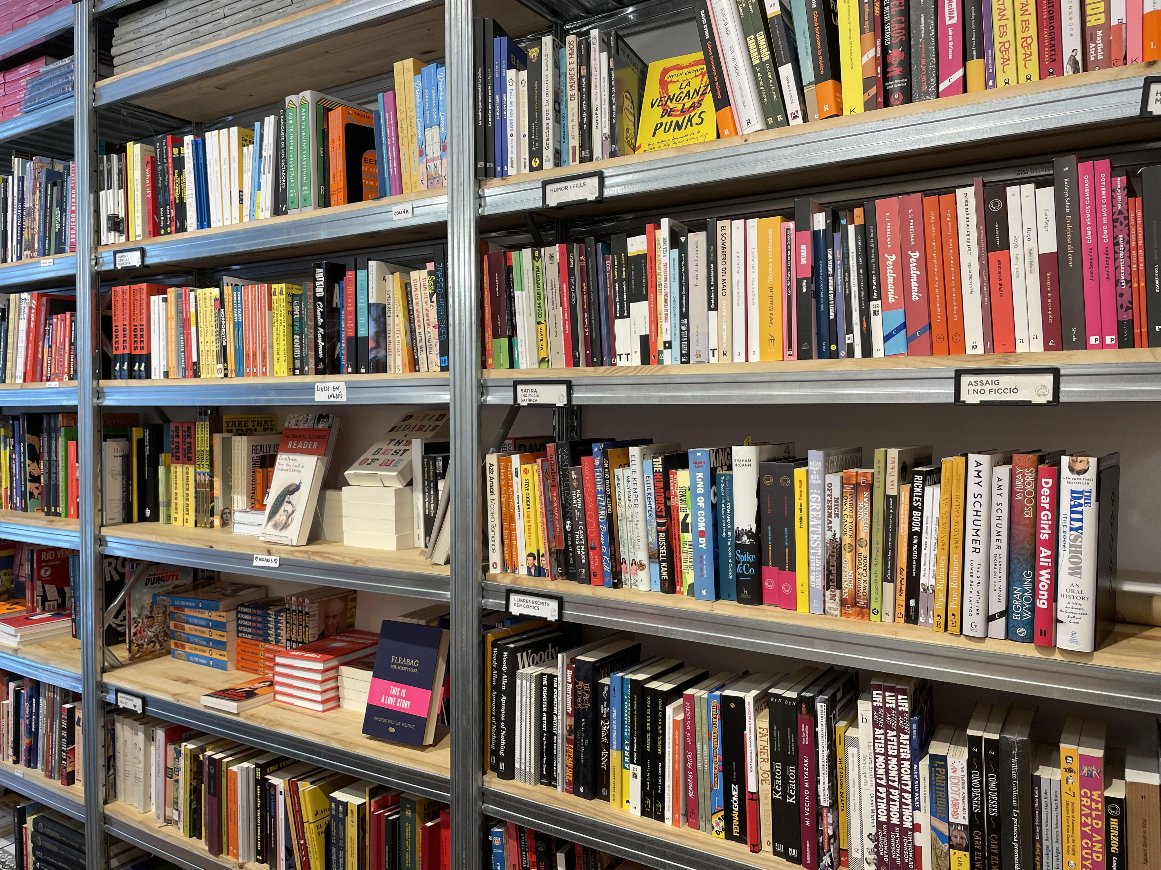 Librería La Llama Store, en Sant Antoni / METRÓPOLI