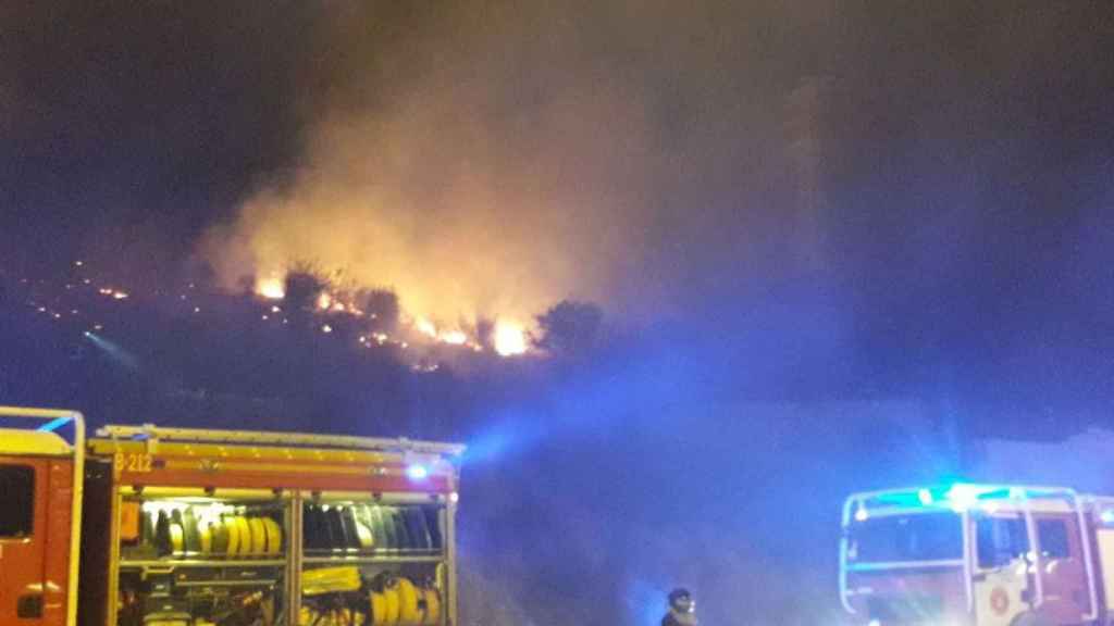 Bomberos de Barcelona trabajando en un incendio anterior en Collserola / BOMBERS