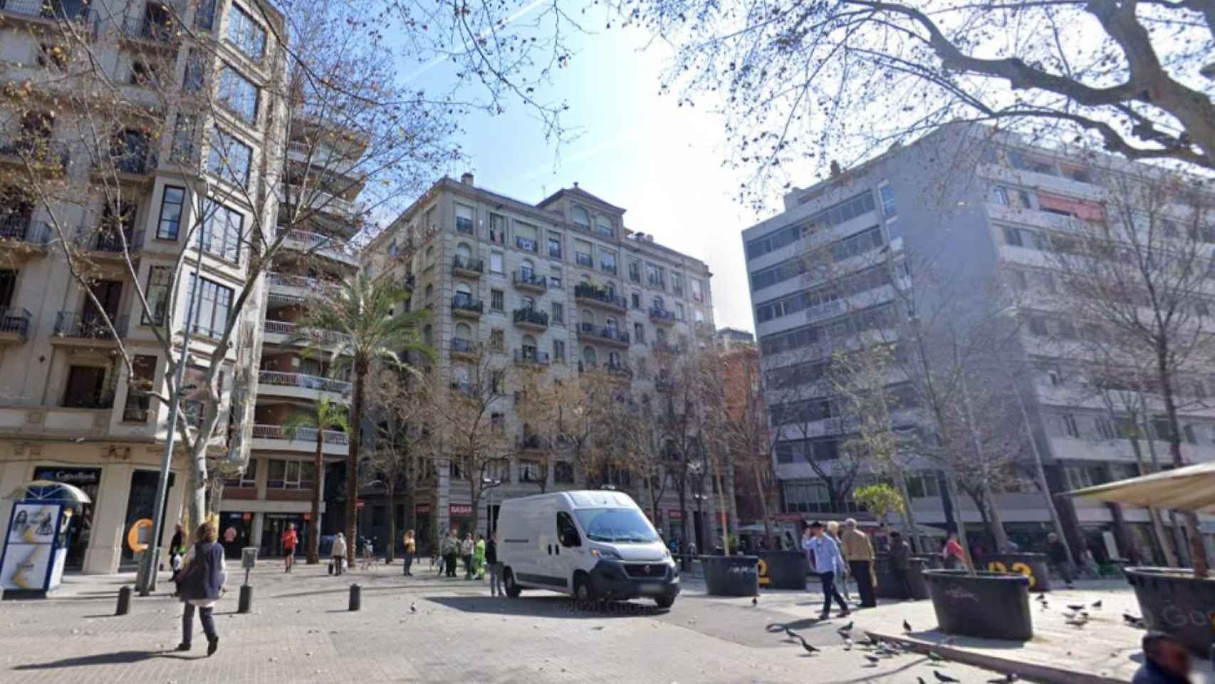 Panorámica de la plaza del Pes de la Palla del Raval desde la Ronda de Sant Antoni / GOOGLE MAPS