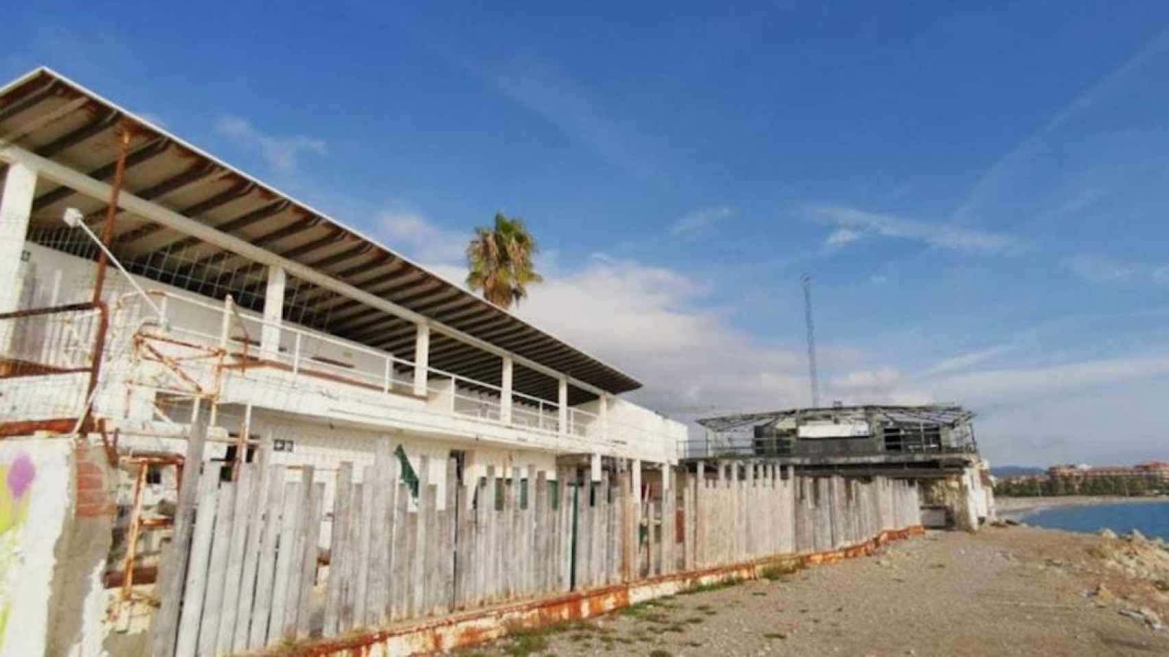 Ruinas de la discoteca abandonada L'Atlàntida, en Sitges / CRÓNICA GLOBAL