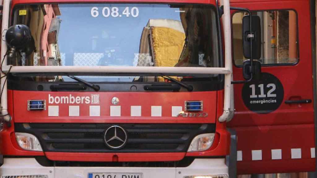 Camión de Bomberos de la Generalitat en L'Hospitalet / BOMBERS GENCAT