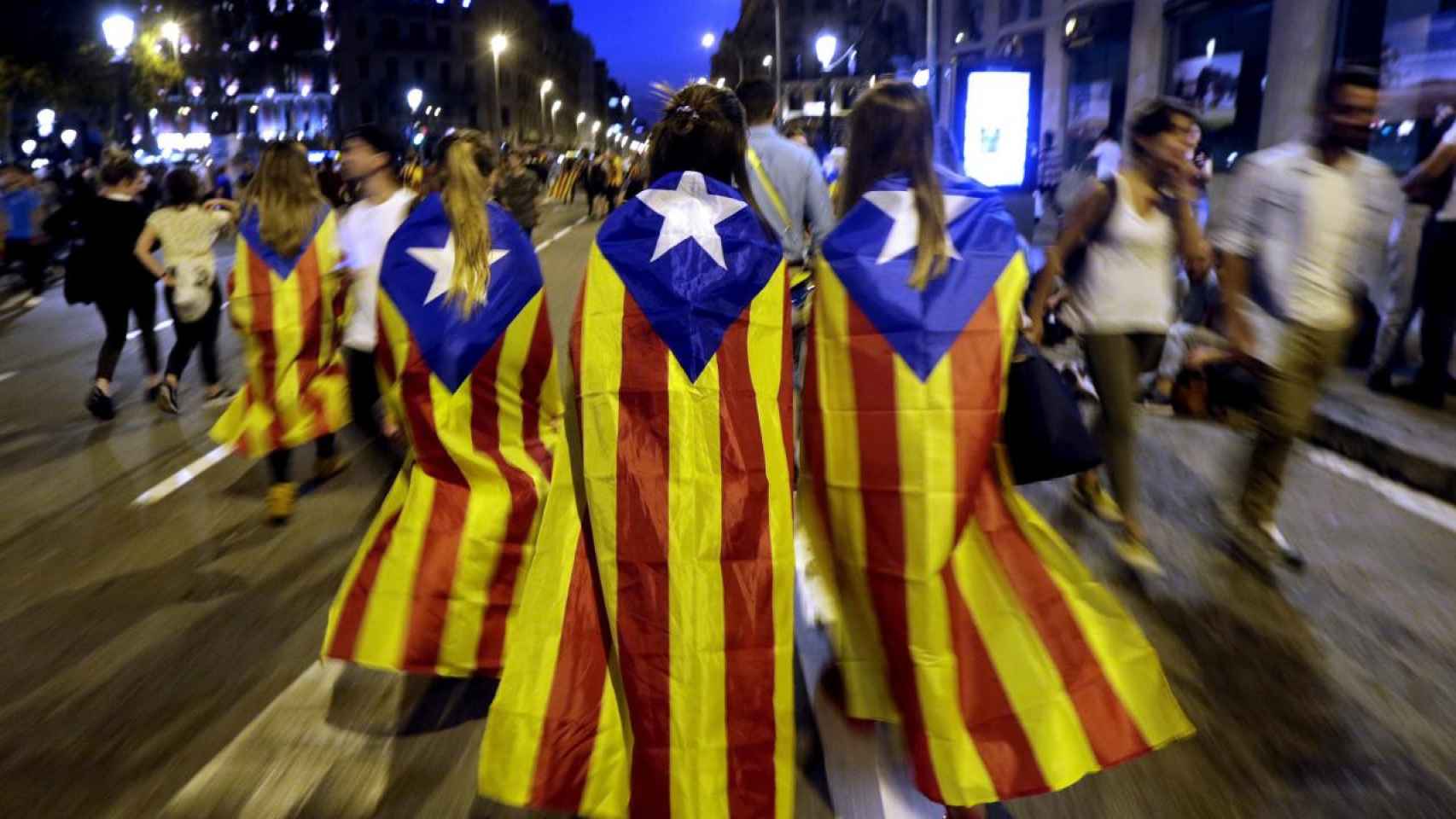 Jóvenes durante una manifestación independentista / EFE