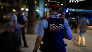 Agreden a un mosso tras intervenir en un robo en el Raval