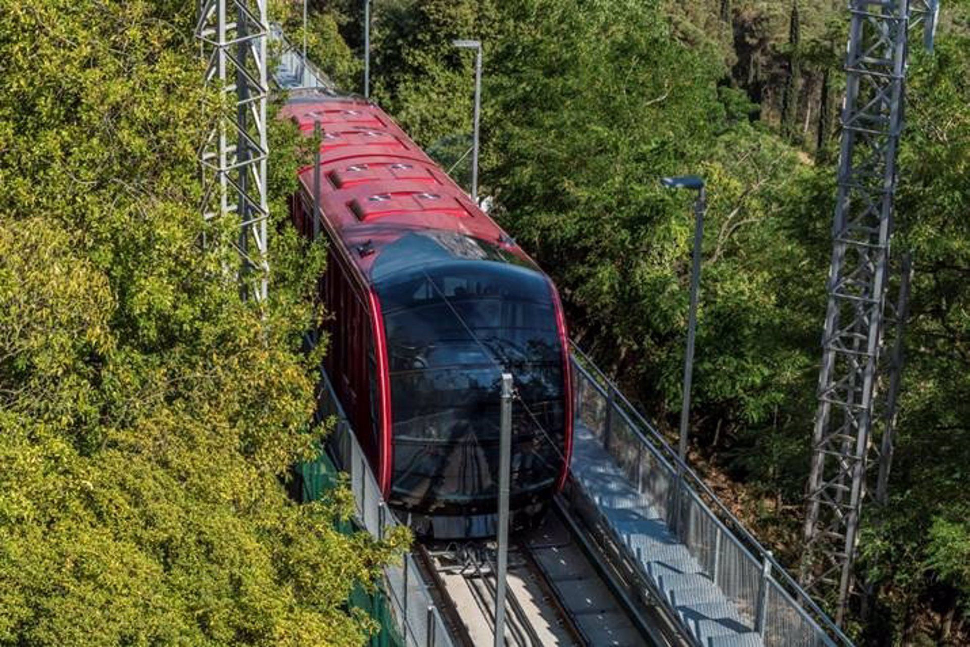 El nuevo funicular del parque de atracciones del Tibidabo, la 'Cuca de Llum' / AYUNTAMIENTO DE BARCELONA - Archivo