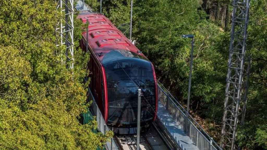 El nuevo funicular del parque de atracciones del Tibidabo, la 'Cuca de Llum' / AYUNTAMIENTO DE BARCELONA - Archivo