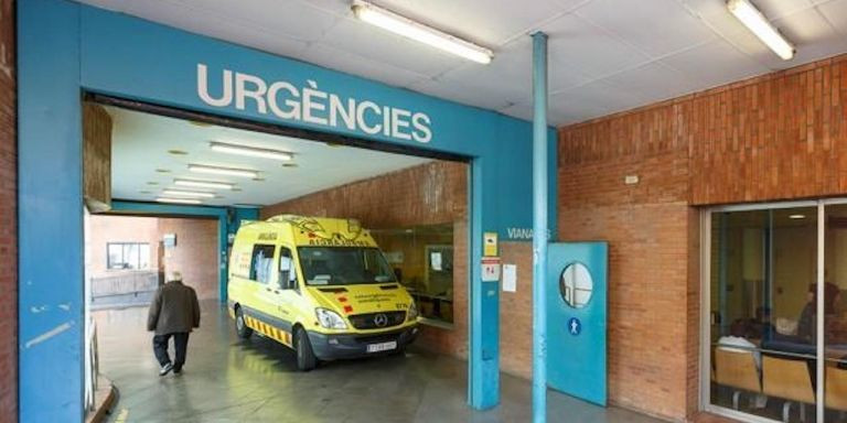 Una ambulancia en las Urgencias del Vall d'Hebron / VALL D'HEBRON