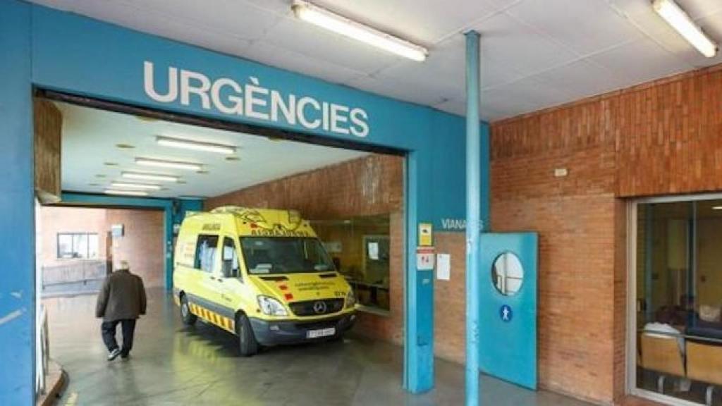 Una ambulancia en las Urgencias del Vall d'Hebron / VALL D'HEBRON