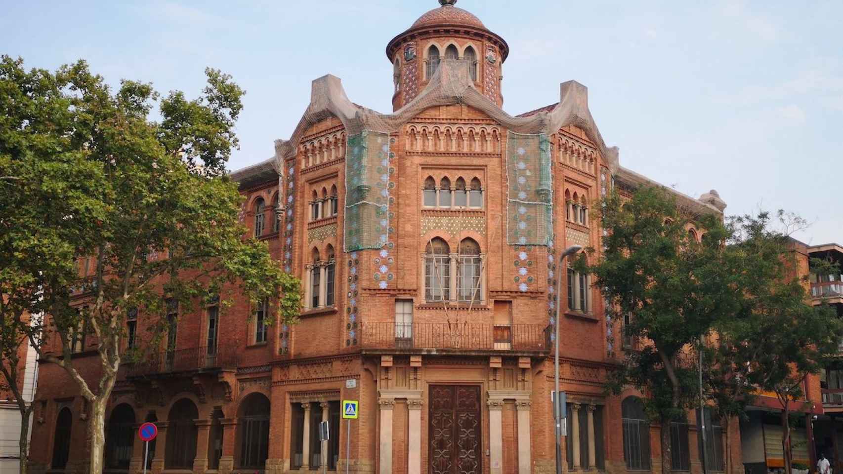 Fachada exterior de la Casa de la Prensa / INMA SANTOS